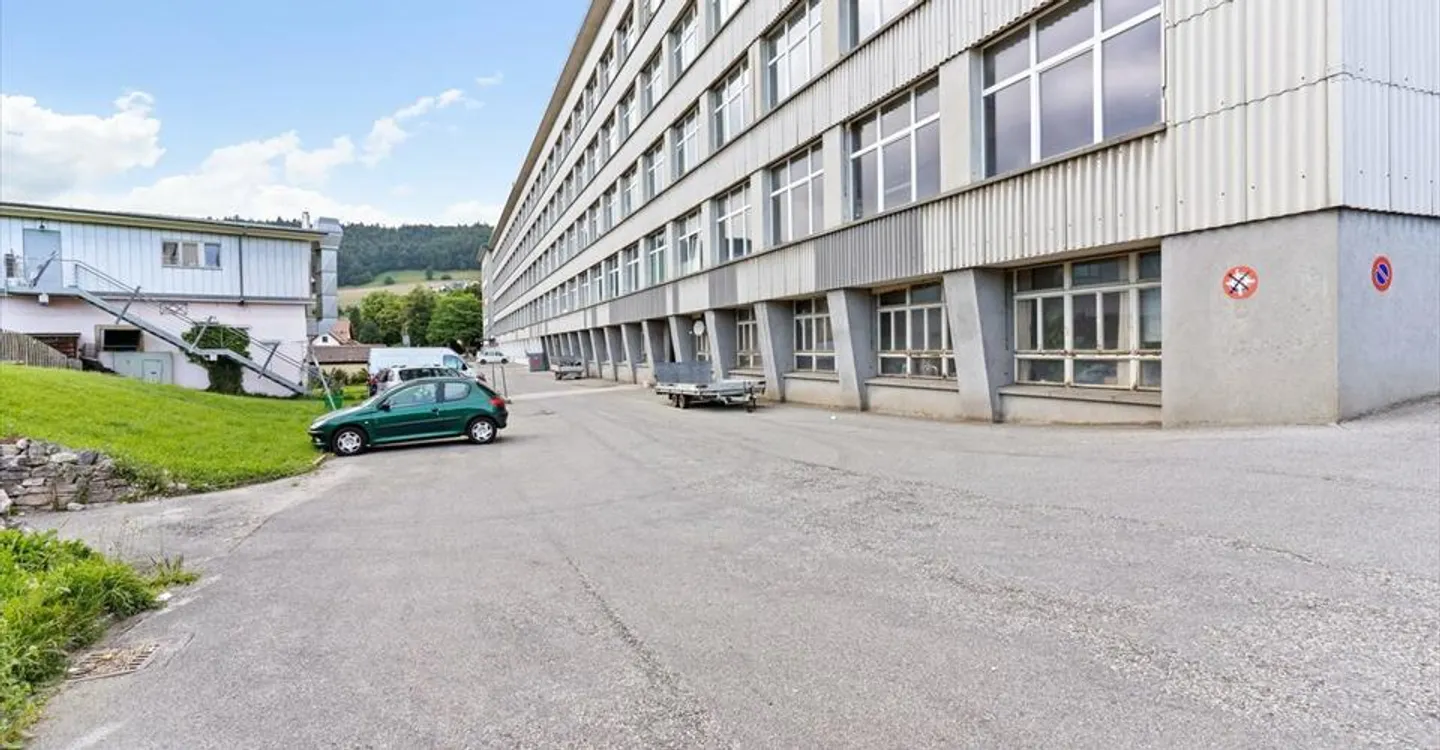 Superfici di 220m2 - Contratto di affitto flessibile - Consegna con camion e carrello elevatore - Foto 5 di 6