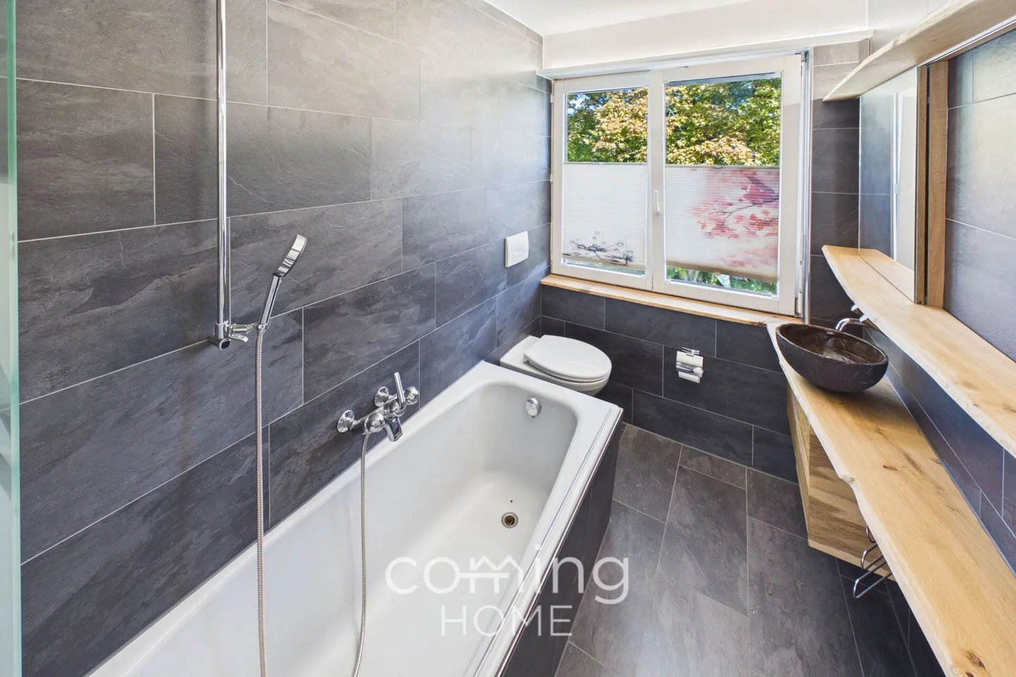 Casa unifamiliare di 7,5 stanze modernizzata con vista panoramica a Lohn-Ammannsegg - Foto 10 di 19
