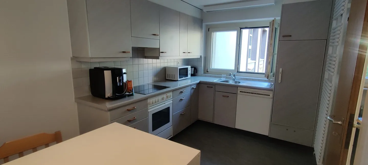 Urban Office Community (OC) Centrally Located Near Train Station Fully Equipped - Photo 8 of 17