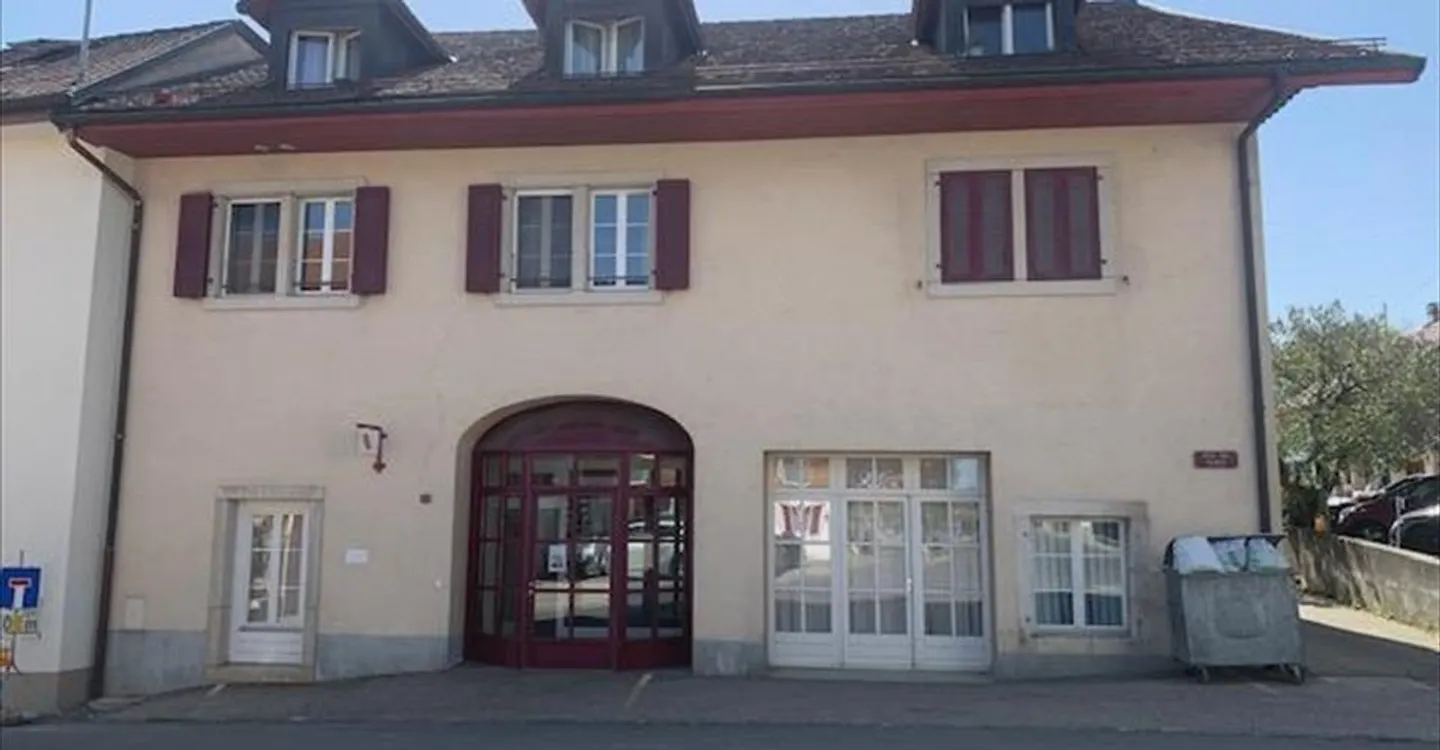 Places de parc motos - Photo 1 sur 2