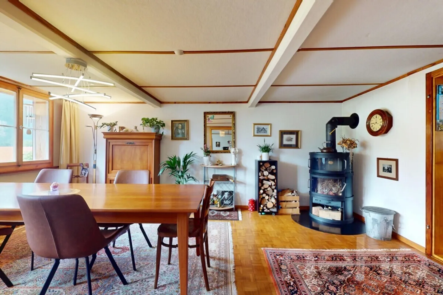 Chalet spazioso con panorama montano e giardino da sogno - Foto 4 di 12