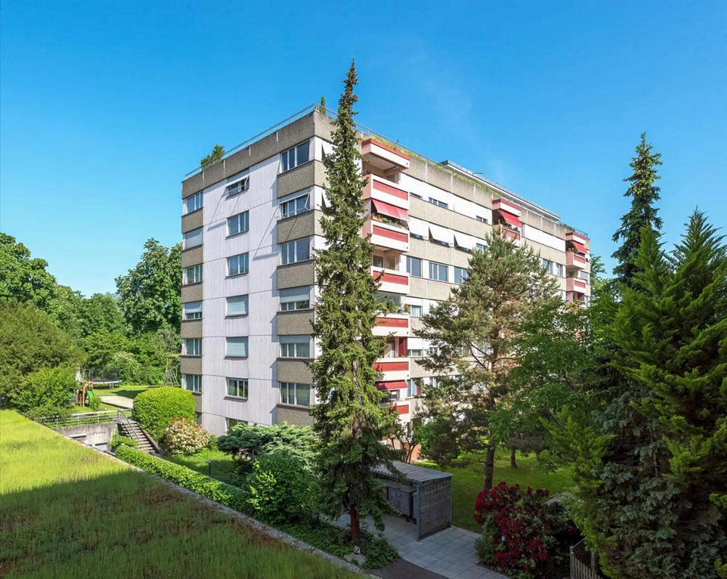 Appartement 3.5 pièces récemment rénové avec vue sur la verdure - Photo 1 sur 10