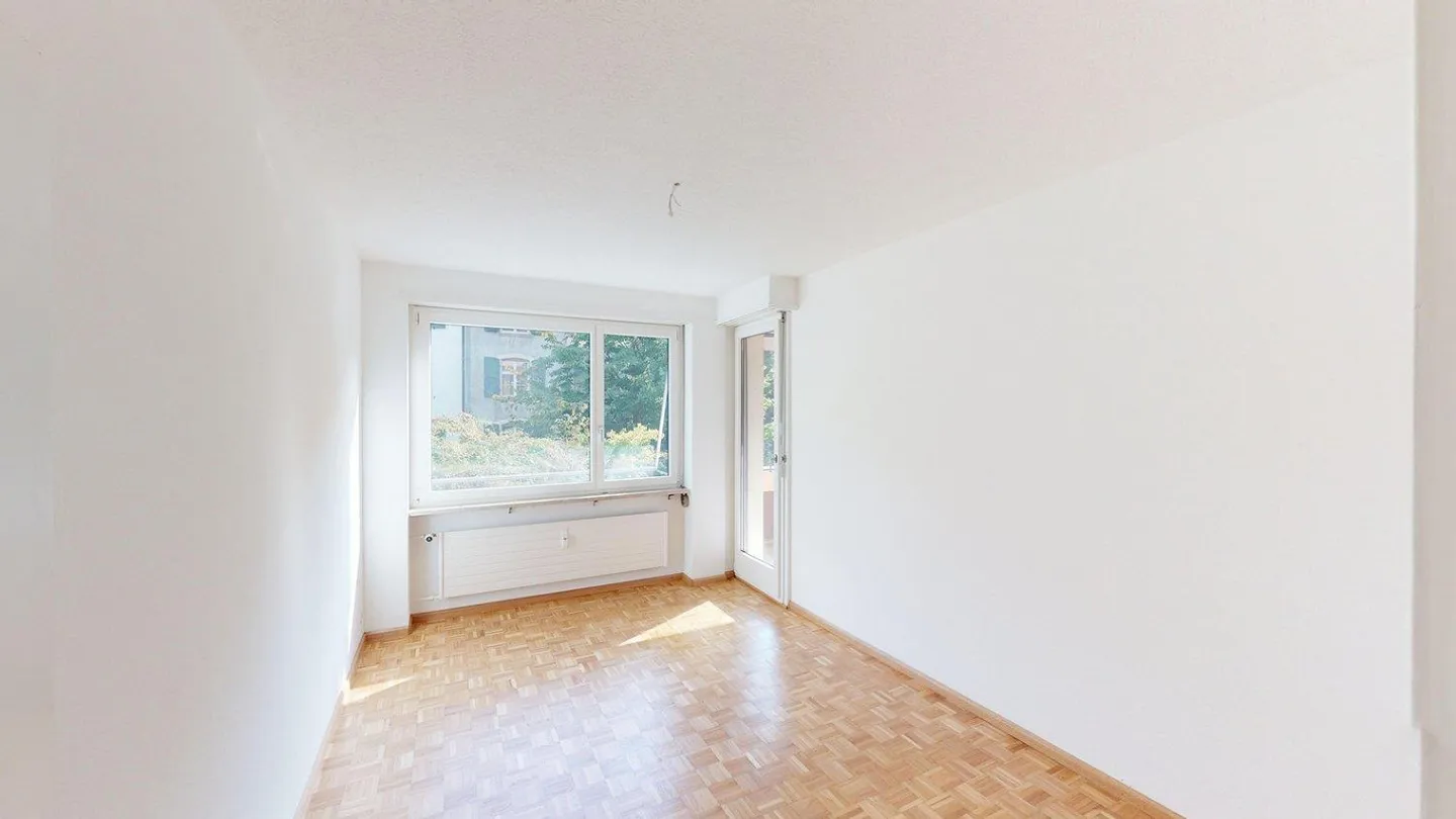 Appartement 3.5 pièces récemment rénové avec vue sur la verdure - Photo 8 sur 10