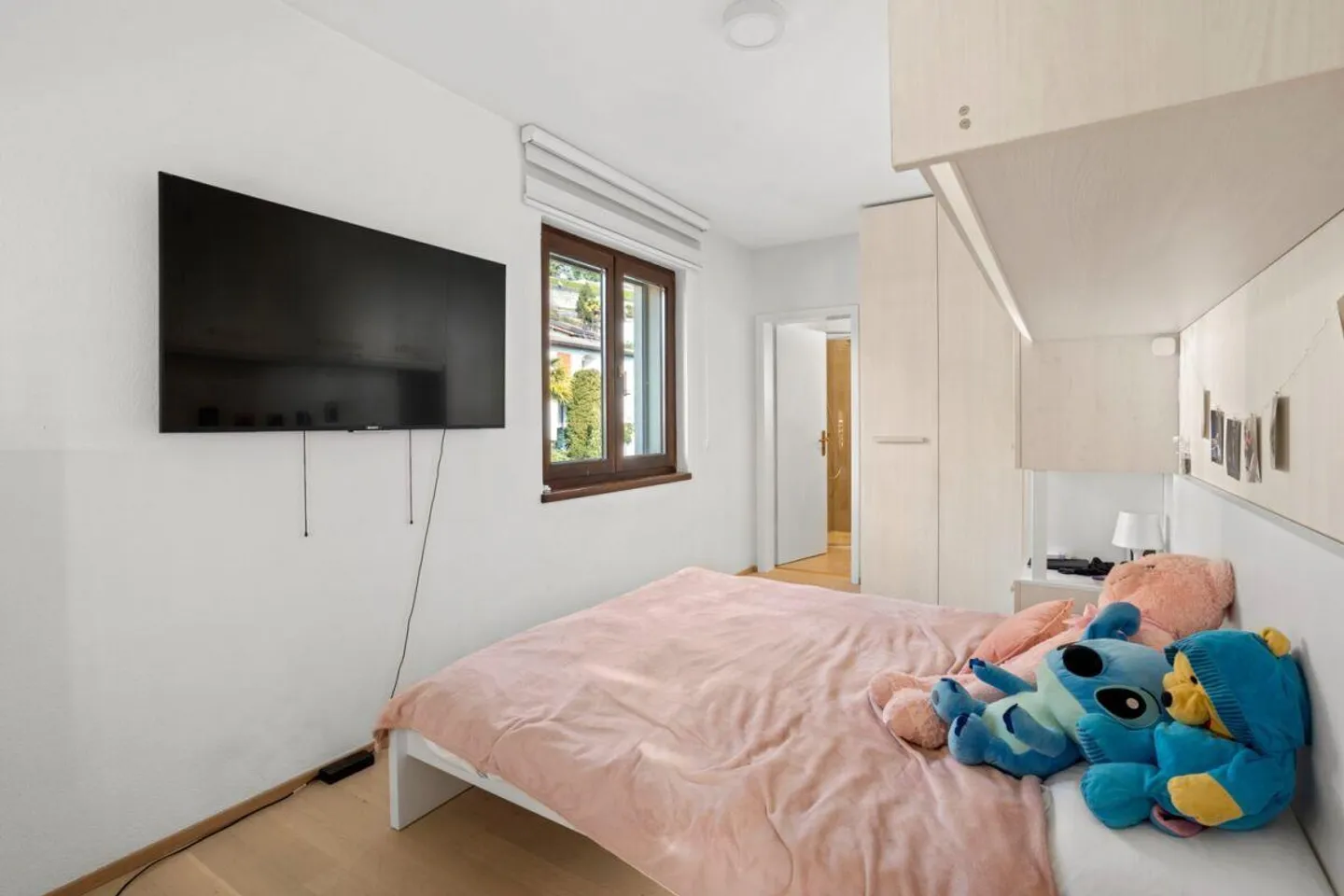 Semi-detached house with garden and view - Photo 23 of 30