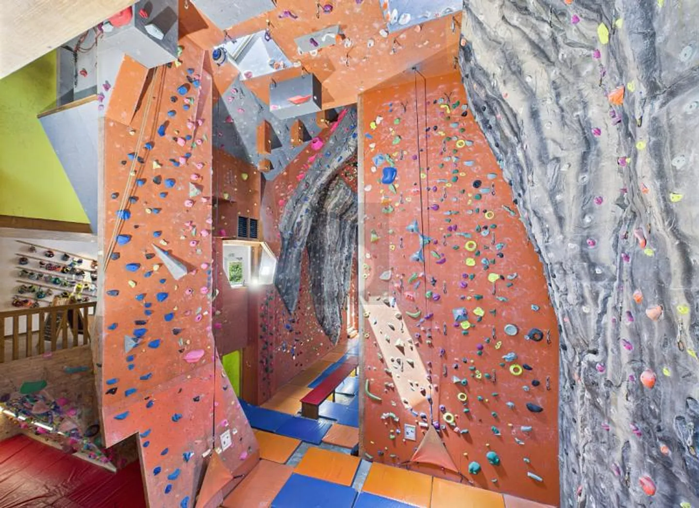 GRANGE AVEC ESPACE ESCALADE ET RENDEMENT TOP ! - Foto 3 von 6