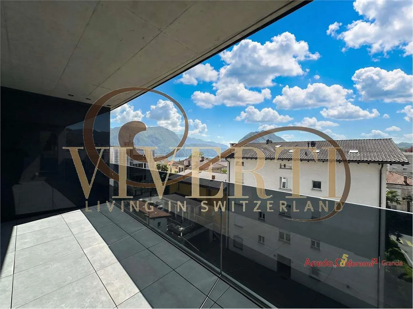 SPECTACULAR 3.5 WITH LAKE VIEW - Photo 4 of 12