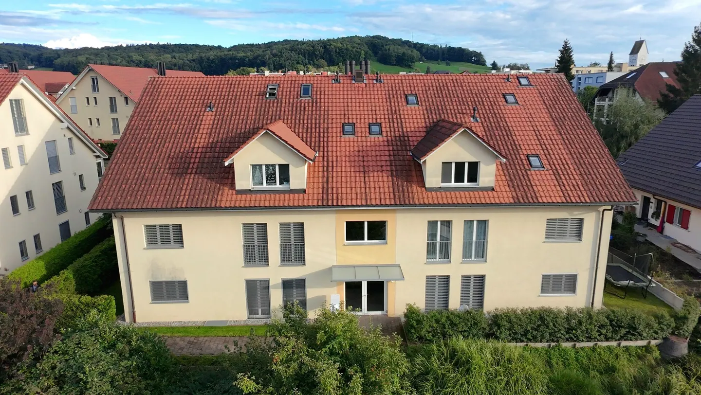 Vivere sopra i tetti di Würenlos! Elegante appartamento maisonette di 6,5 stanze - Foto 2 di 14