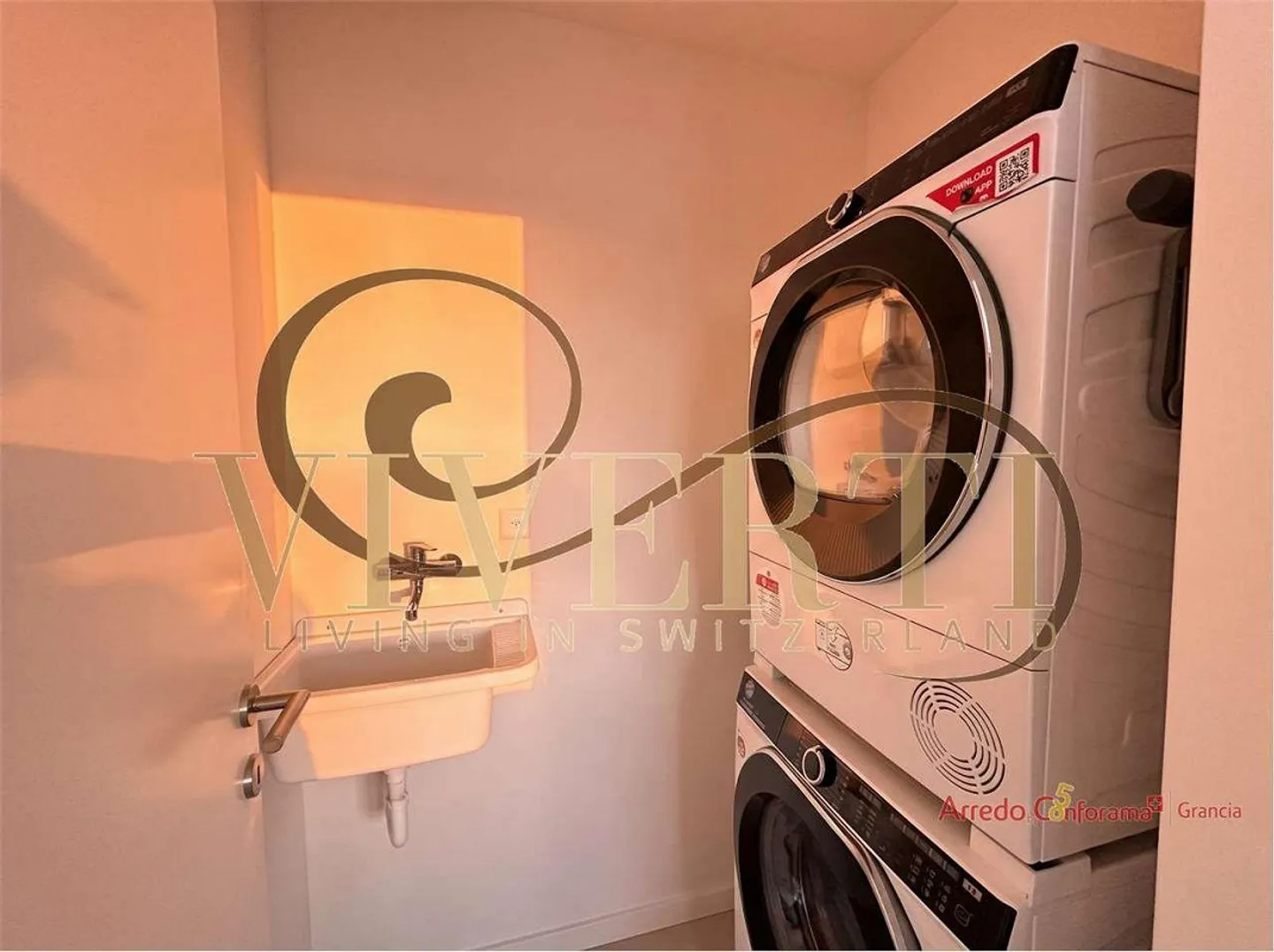 SPECTACULAR 3.5 WITH LAKE VIEW - Photo 11 of 12