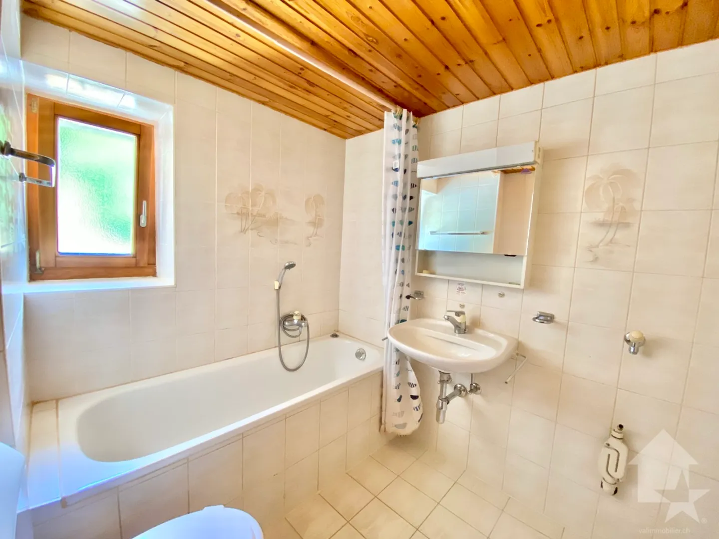 Appartamento accogliente di 4,5 stanze in posizione tranquilla da ristrutturare! - Foto 5 di 13
