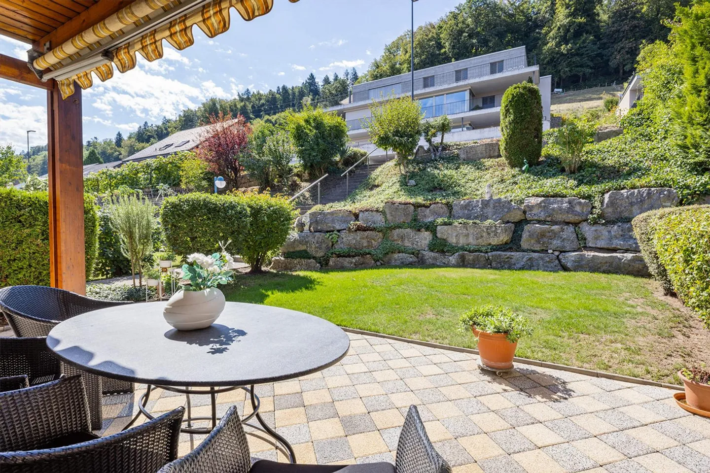 Maison familiale spacieuse avec jardin - Photo 2 sur 13