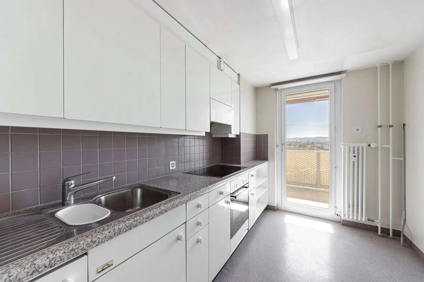 Vivere in un grattacielo ben tenuto - Foto 3 di 6