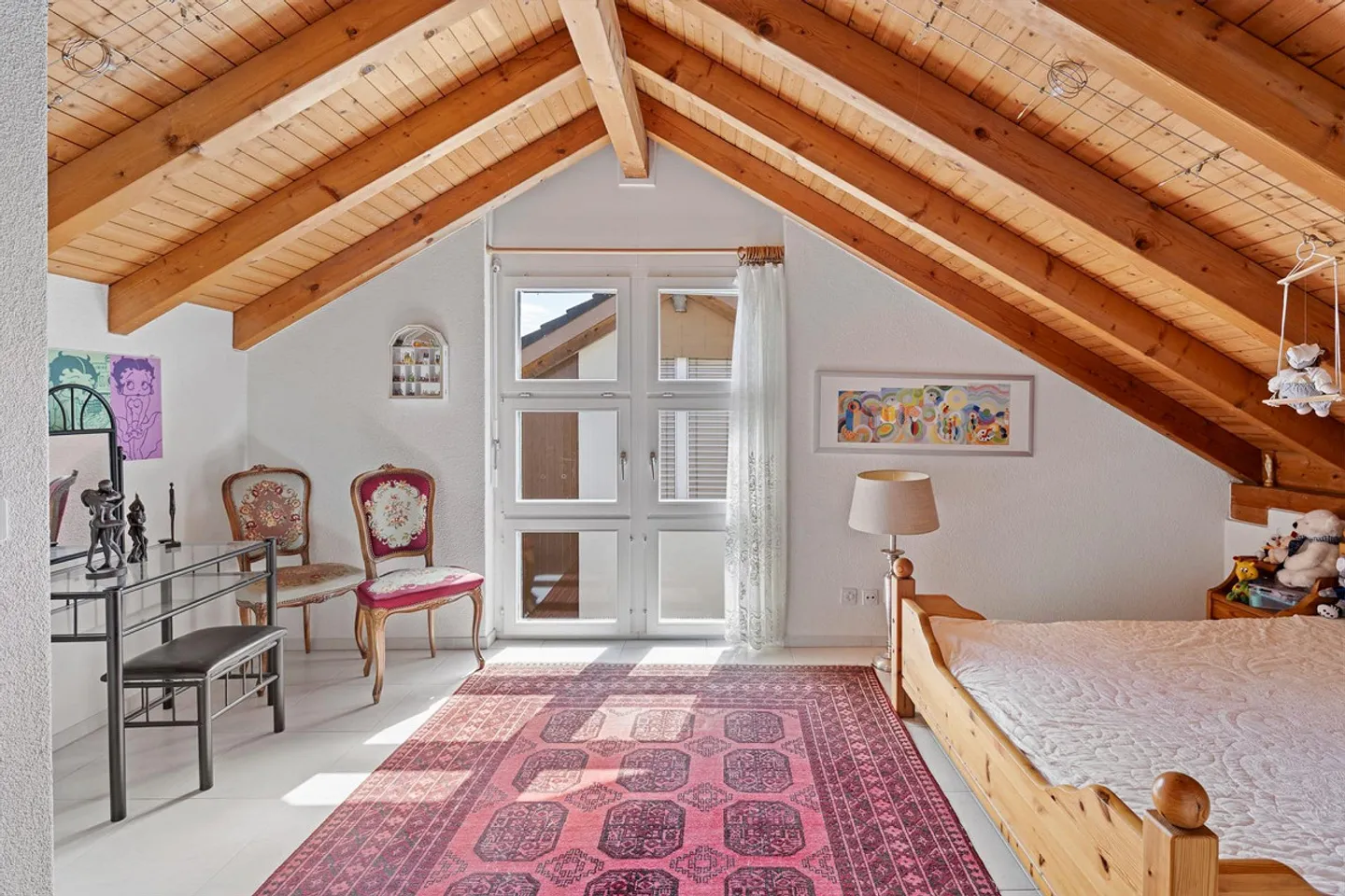 Maison familiale spacieuse avec jardin - Photo 9 sur 13