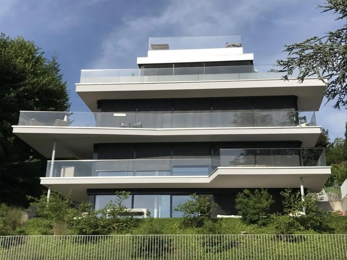 Appartamento giardino 4,5 locali eccezionalmente spazioso con vista sul lago - Foto 1 di 12
