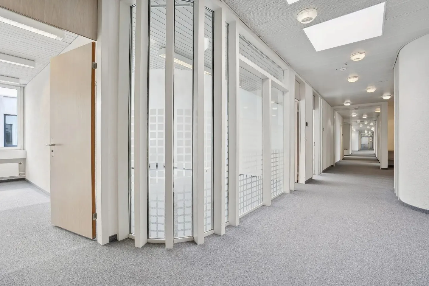 Commercial for rent, Grindelstrasse 6, in Bassersdorf, Switzerland - Photo 4 of 13