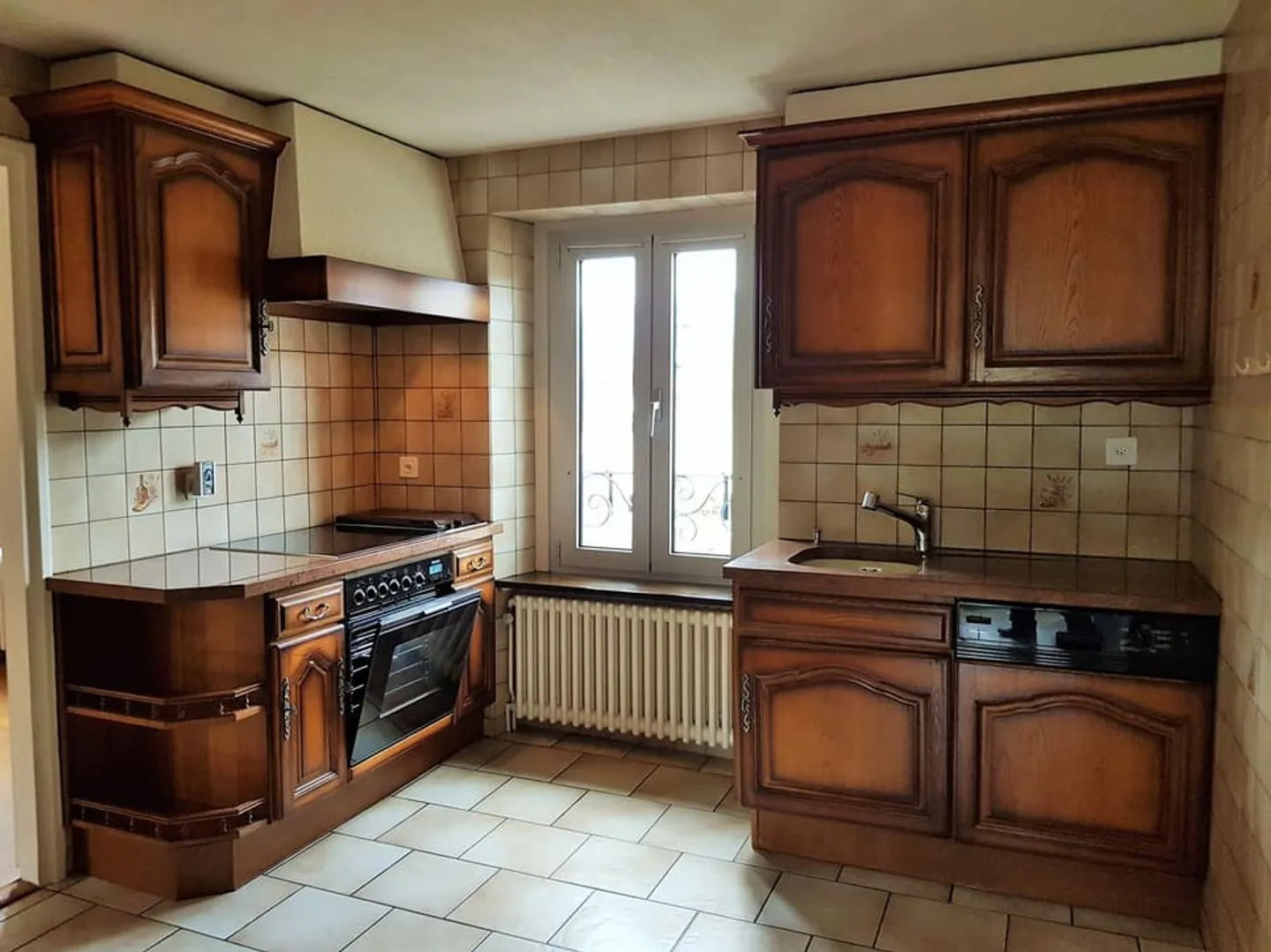 Magnificent 4.5-room apartment with fireplace in Val-de-Travers - Photo 1 of 13