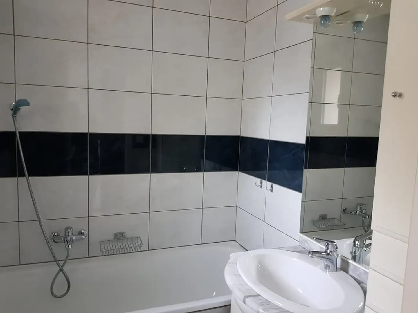 Magnificent 4.5-room apartment with fireplace in Val-de-Travers - Photo 9 of 13