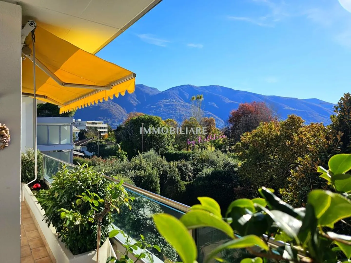 Appartamento soleggiato con vista sul verde – posizione centrale e tranquilla vicino ai mezzi pubblici - Foto 5 di 13