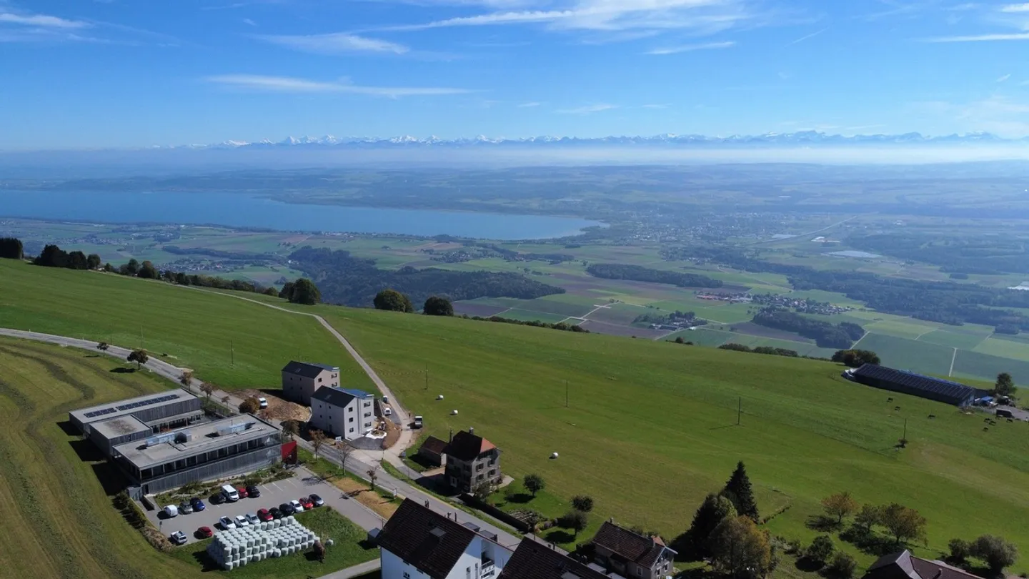Nouvel appartement de 2,5 pièces - 1er étage
Vue magnifique sur les Alpes - Photo 6 sur 10