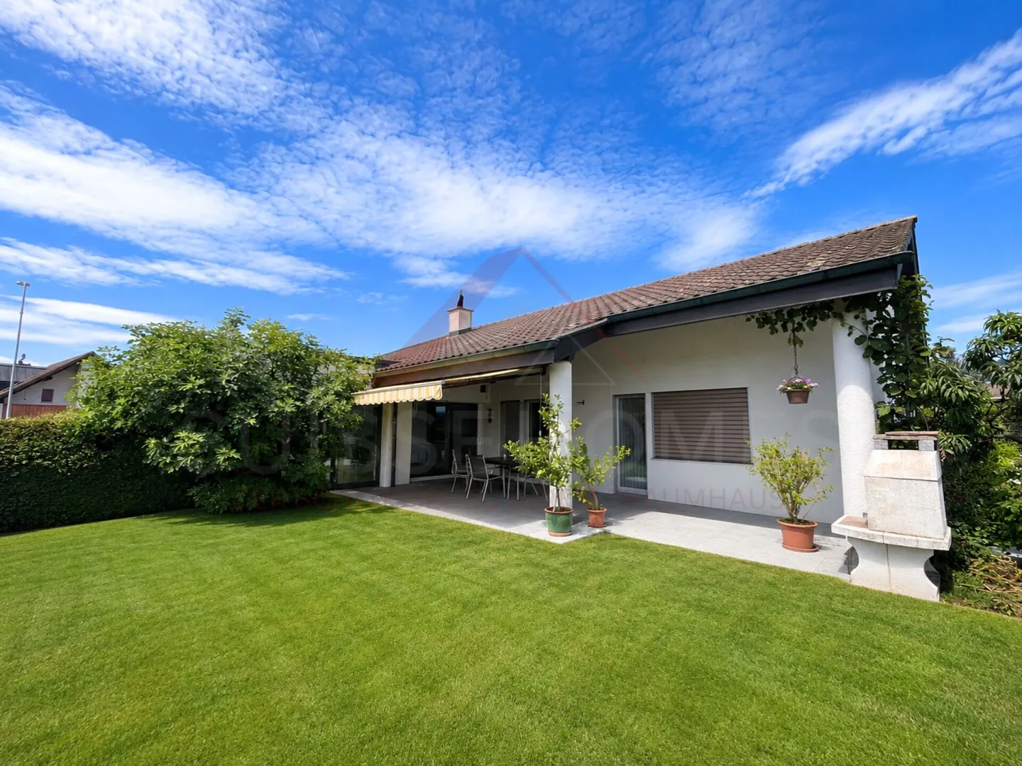 Charmantes Einfamilienhaus mit Alpenblick - Foto 1 von 9