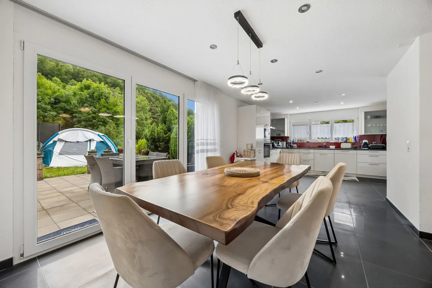 Multi-family house with two 4.5-room apartments offering numerous development opportunities - Photo 6 of 19
