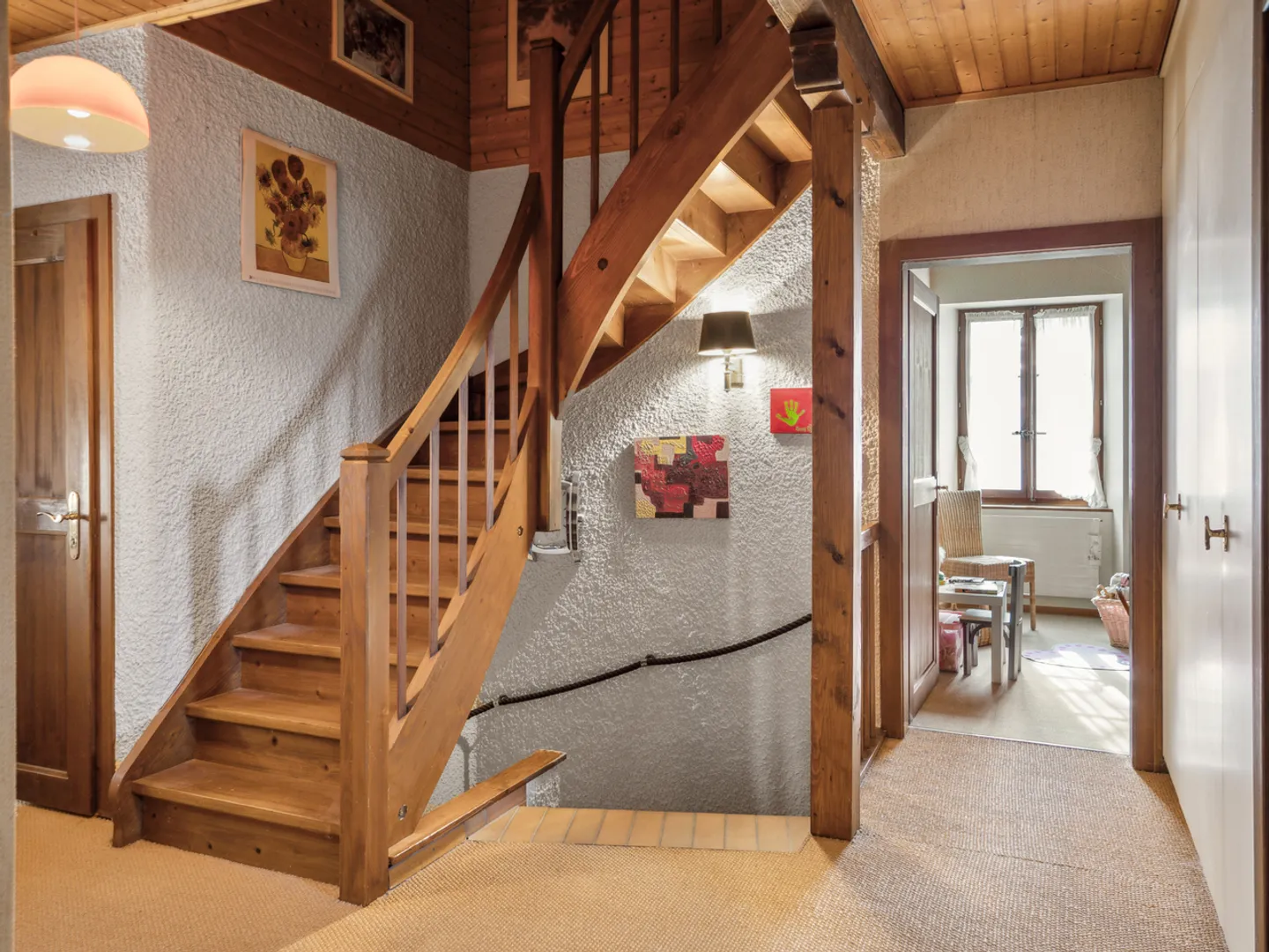 Geräumiges Anwesen mit Gästehaus - Foto 8 von 15