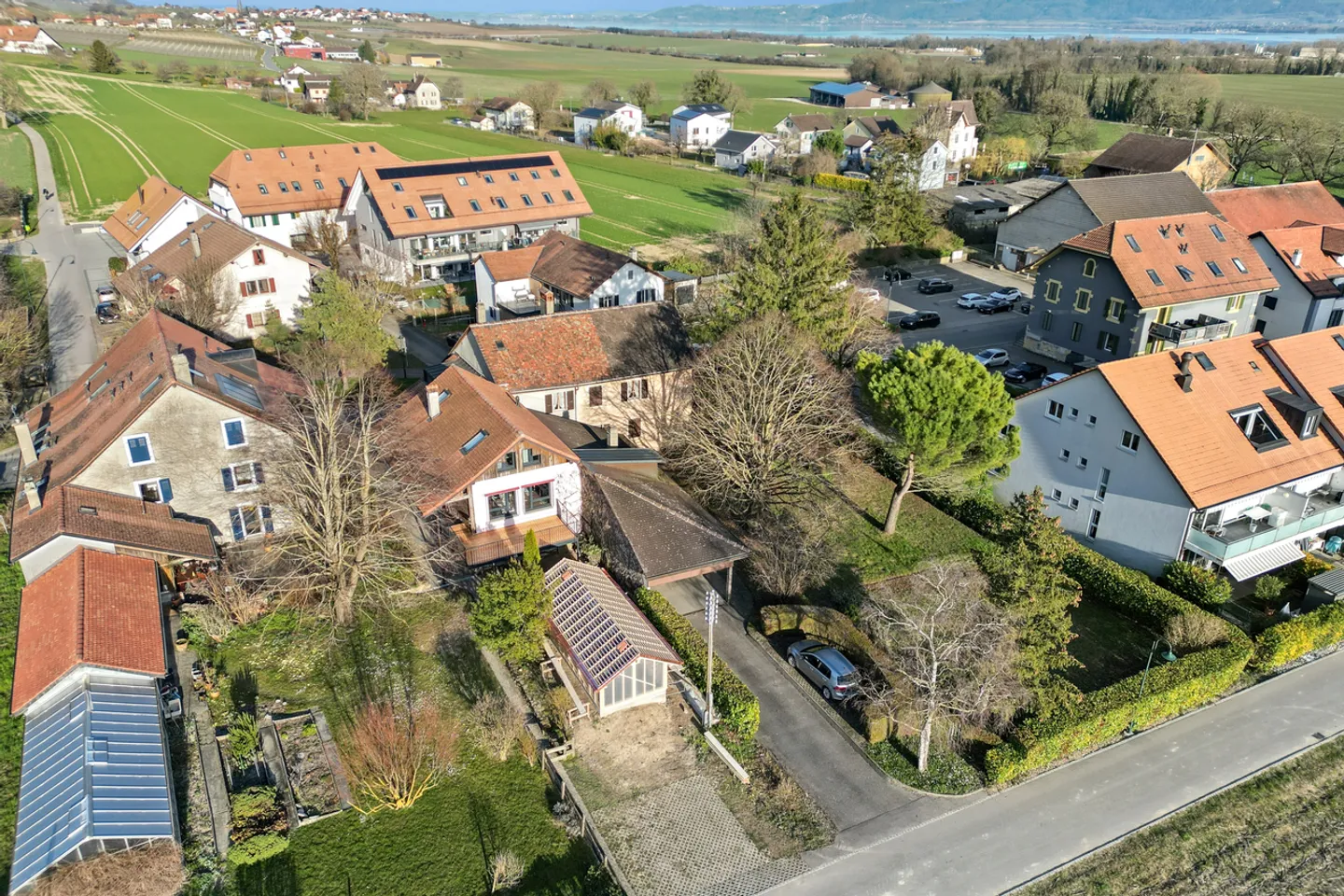 Geräumiges Anwesen mit Gästehaus - Foto 15 von 15