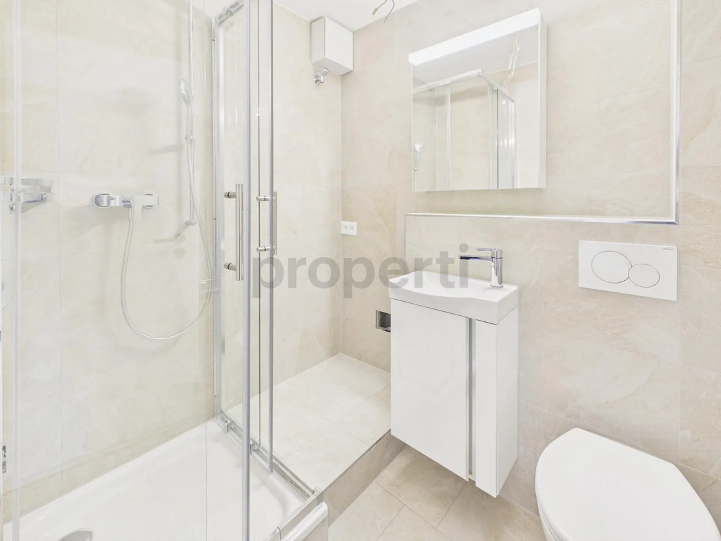 Newly renovated 2.5-room apartment with balcony, Lucerne - Photo 7 of 9