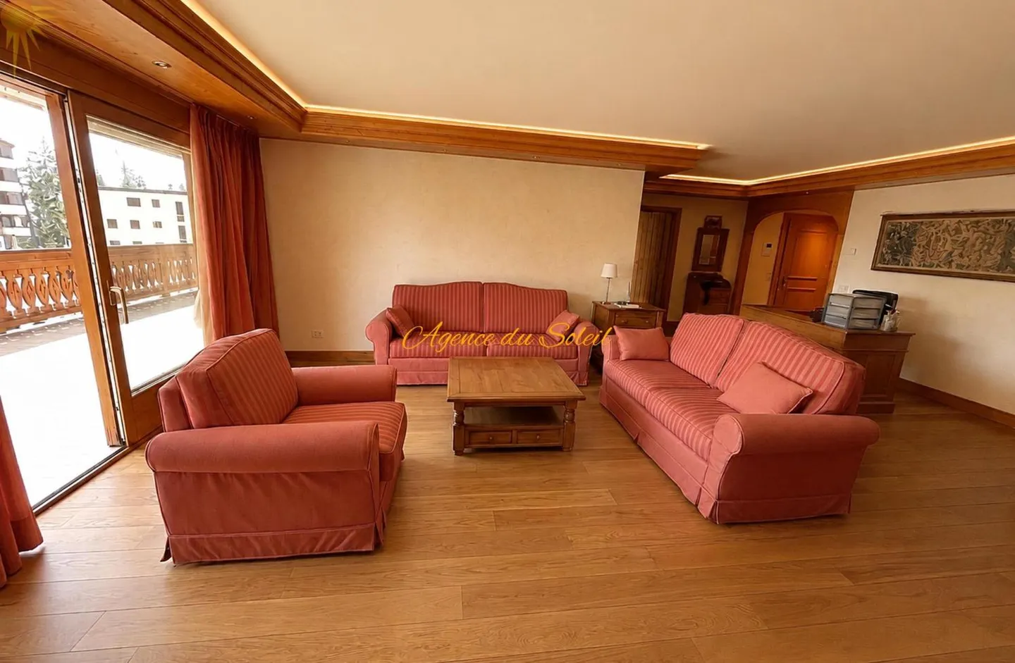 Au coeur de Crans ! Élégant appartement de standing de 3,5 pièces avec vaste terrasse orientée est! - Foto 2 von 12