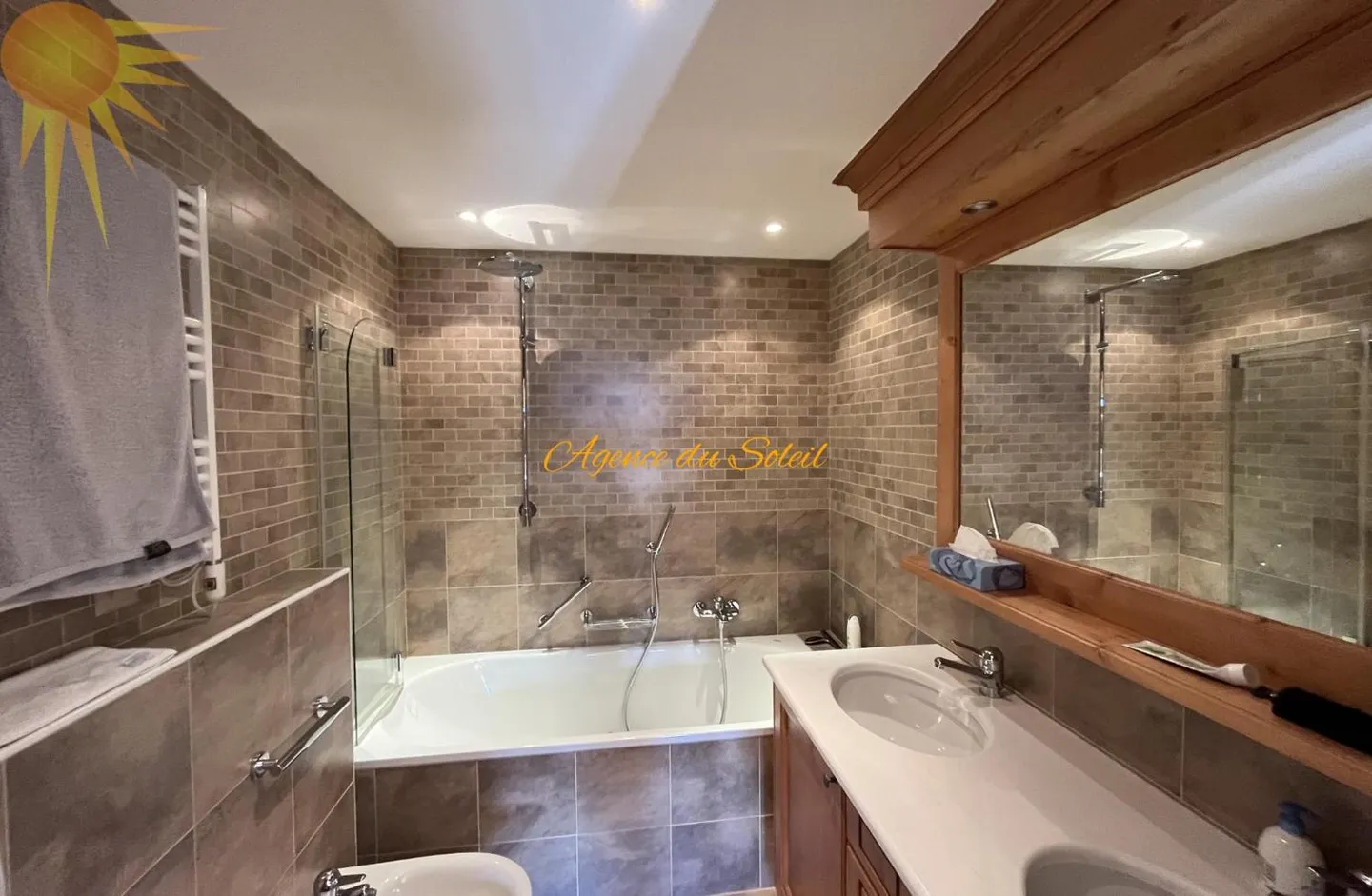 Au coeur de Crans ! Élégant appartement de standing de 3,5 pièces avec vaste terrasse orientée est! - Foto 9 von 12