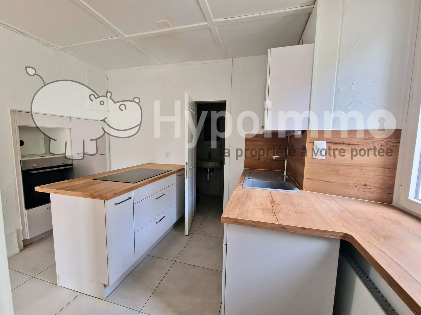 Appartamento ristrutturato e confortevole di 3 stanze con garage - Foto 1 di 15