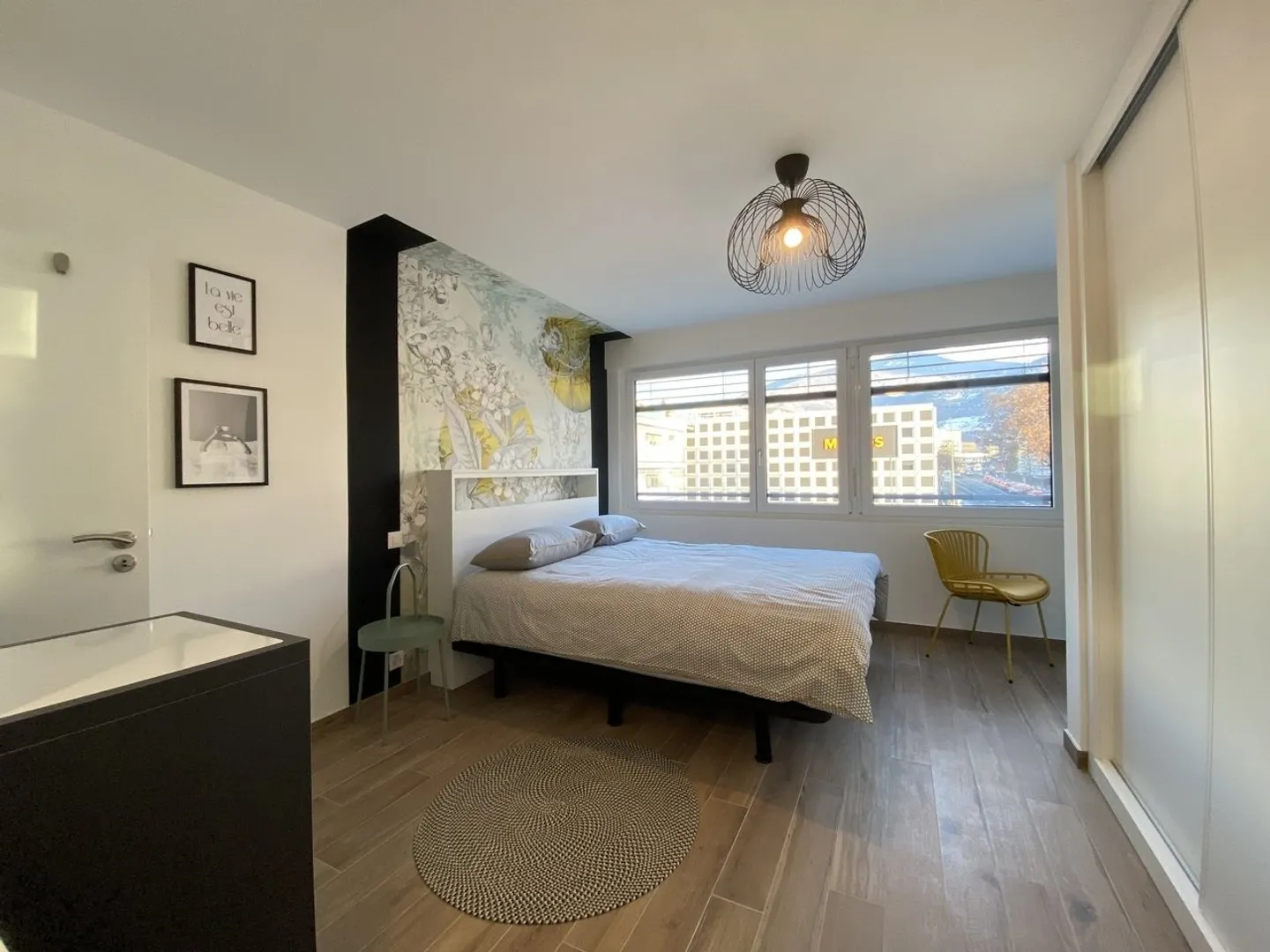 Bright furnished studio just steps from the train station - Photo 1 of 4