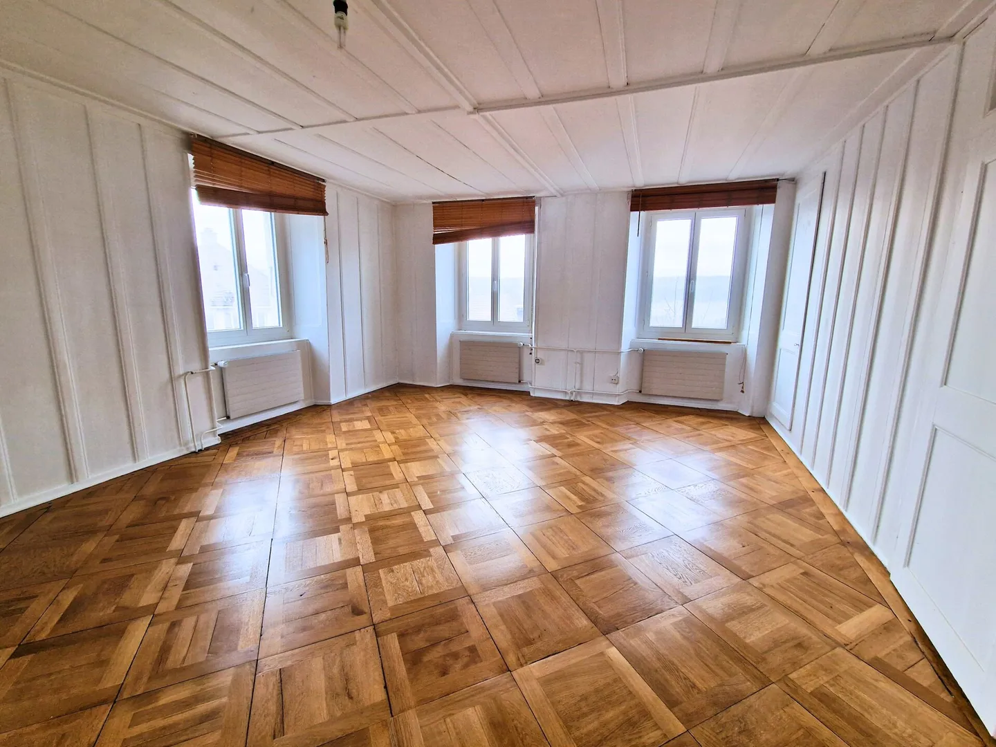 Appartamento ristrutturato e confortevole di 3 stanze con garage - Foto 4 di 15