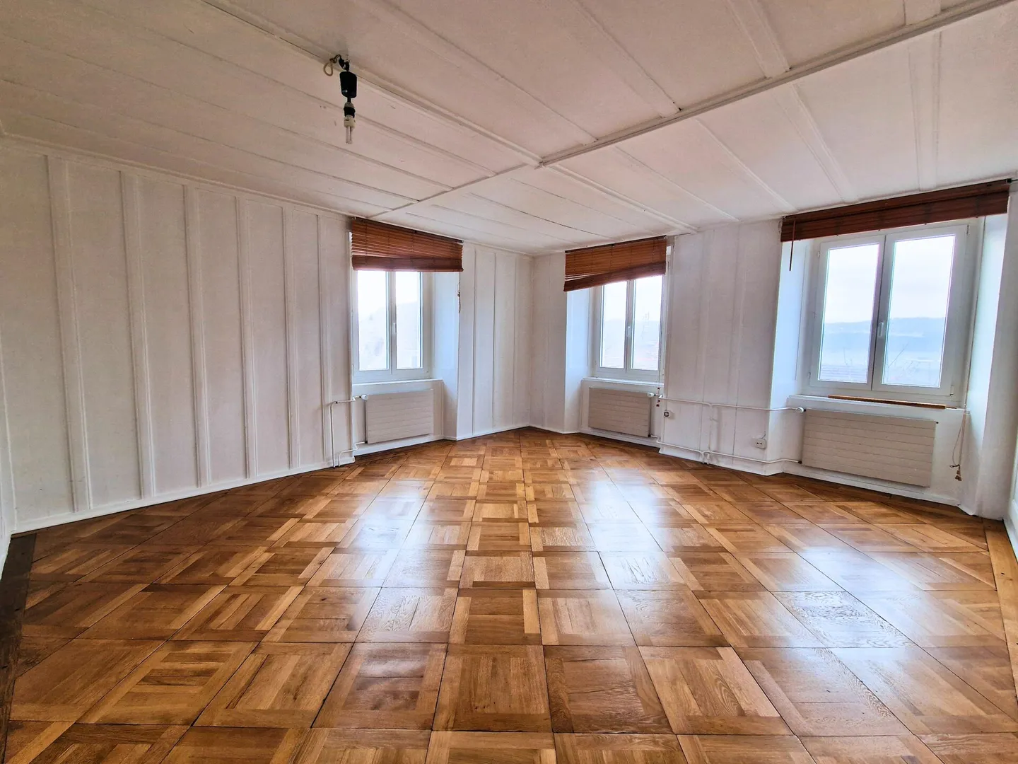 Appartamento ristrutturato e confortevole di 3 stanze con garage - Foto 5 di 15