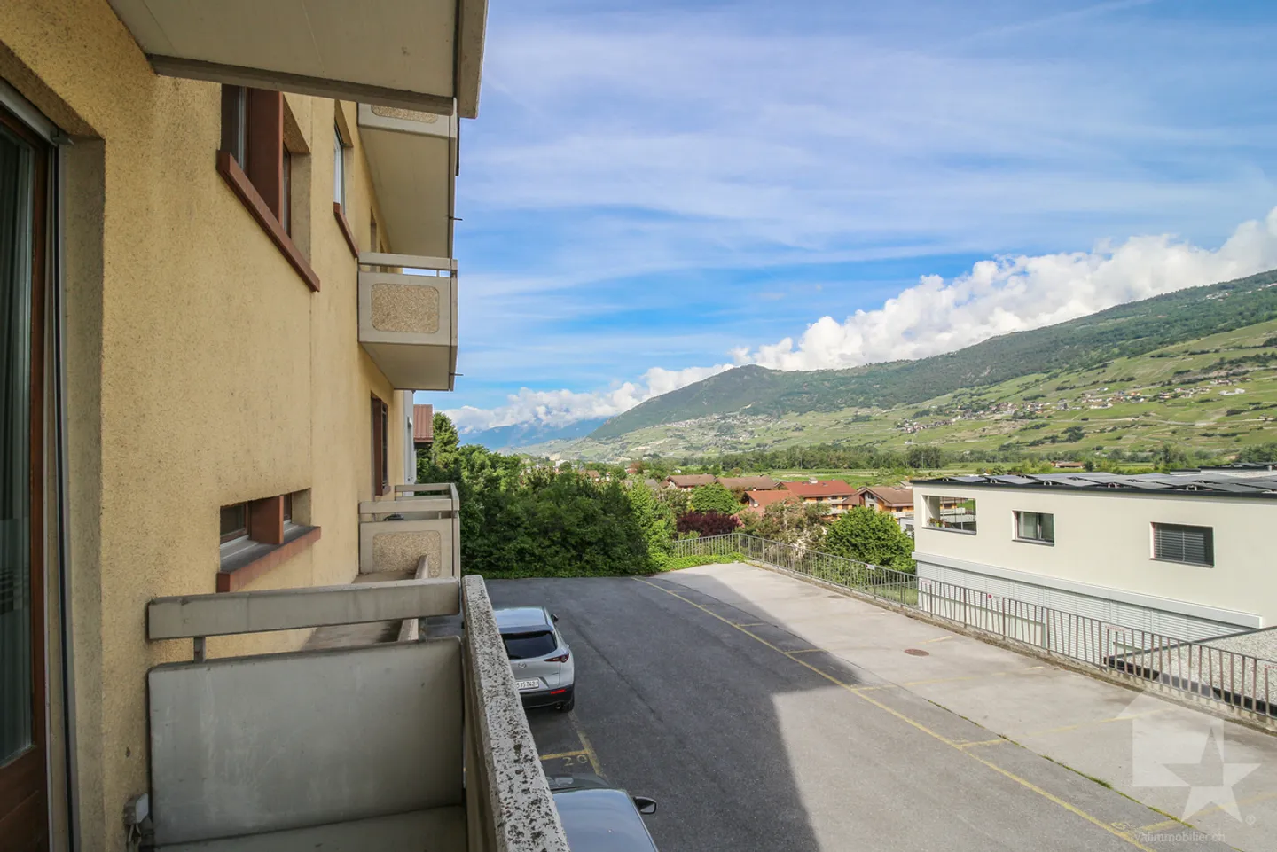 Spazio di lavoro luminoso e attraversante di 115 m2 idealmente situato - Foto 11 di 17