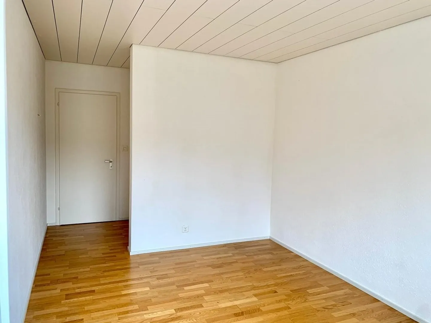 Appartement spacieux et beau au centre-ville - Photo 6 sur 11