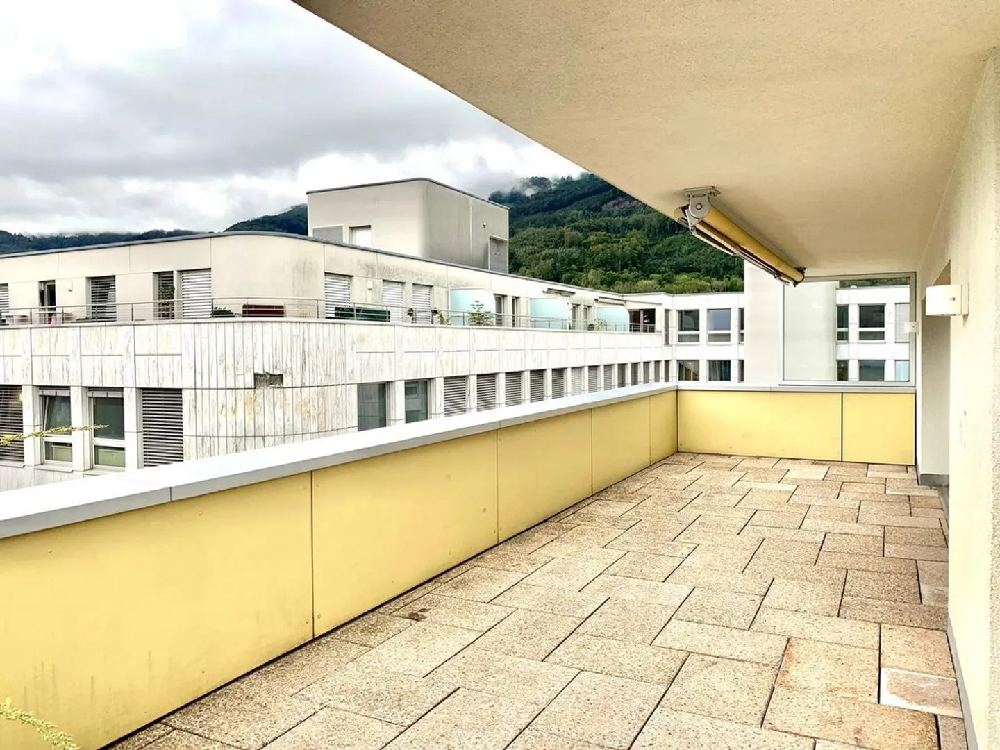 Appartement spacieux et beau au centre-ville - Photo 11 sur 11