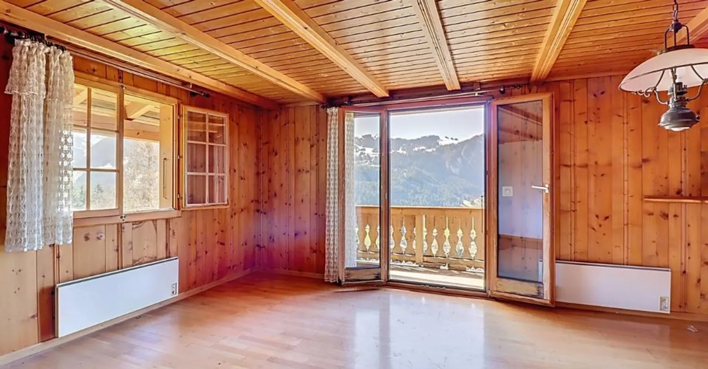 Charmantes Chalet mit Grossem Potenzial - Foto 3 von 5