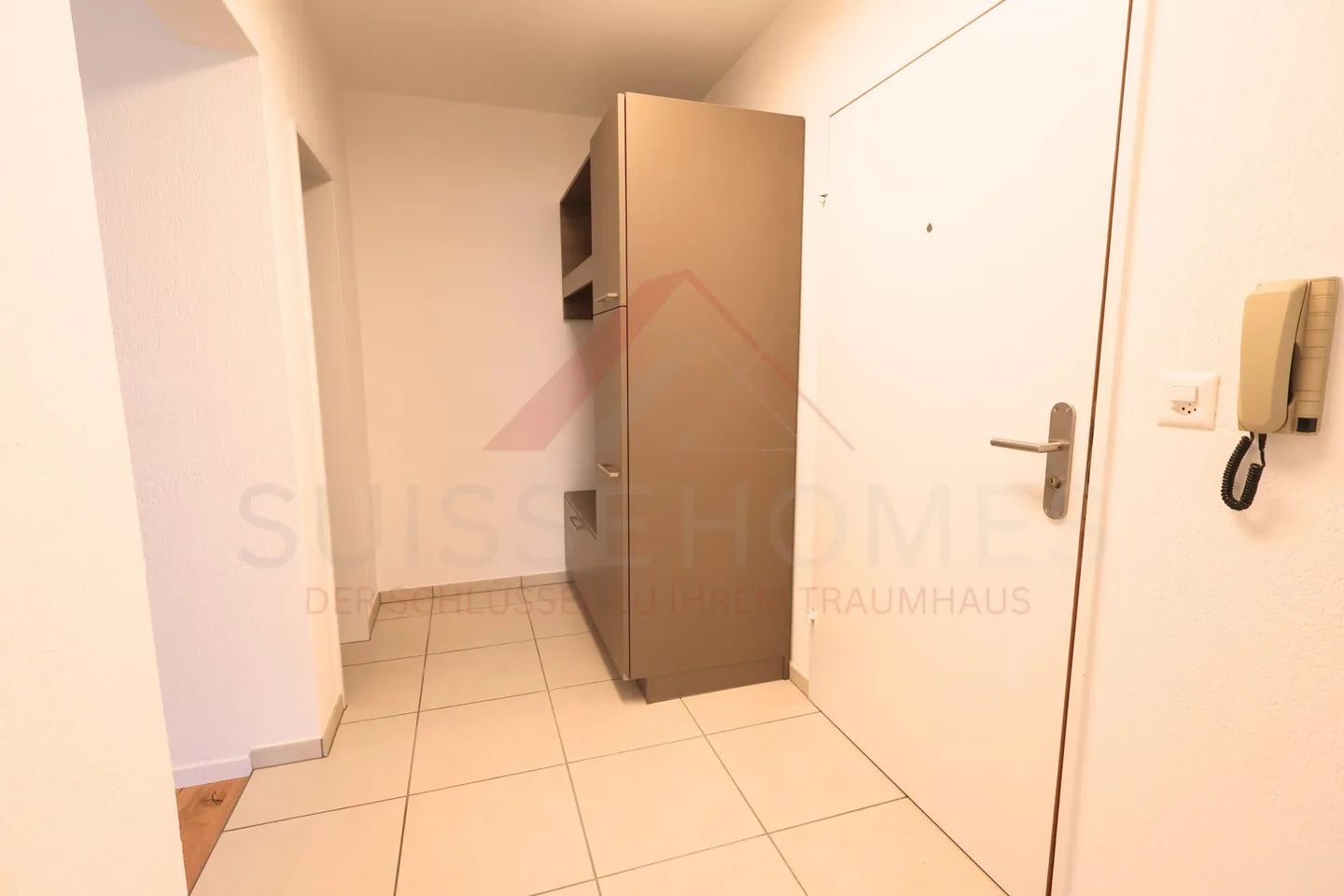 Attraente proprietà di investimento a Frenkendorf - appartamento ristrutturato di 3,5 locali con contratto di locazione a lungo termine sicuro - Foto 2 di 15