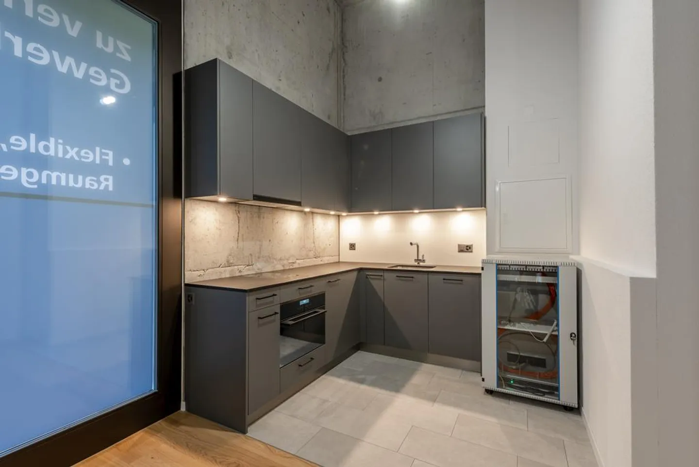 La tua ricerca del miglior luogo commerciale finisce qui - Foto 4 di 12