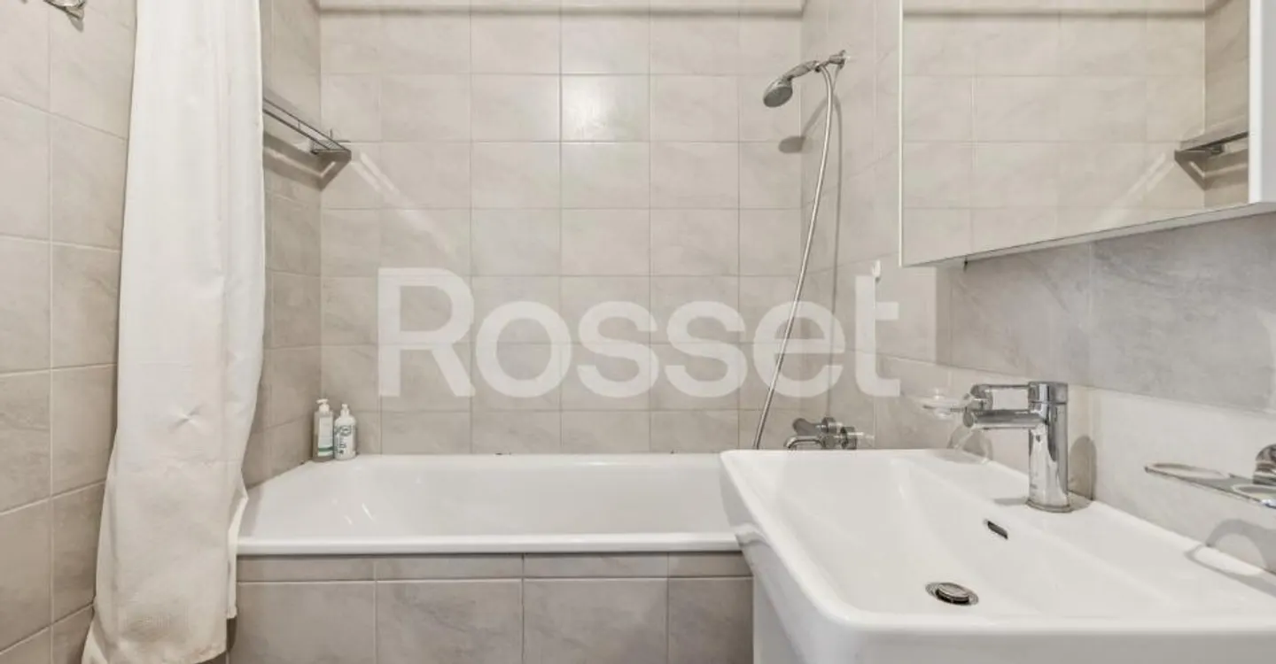 Exclusive: Beautiful 5-room apartment with terrace in Zimeysa - Photo 5 of 6