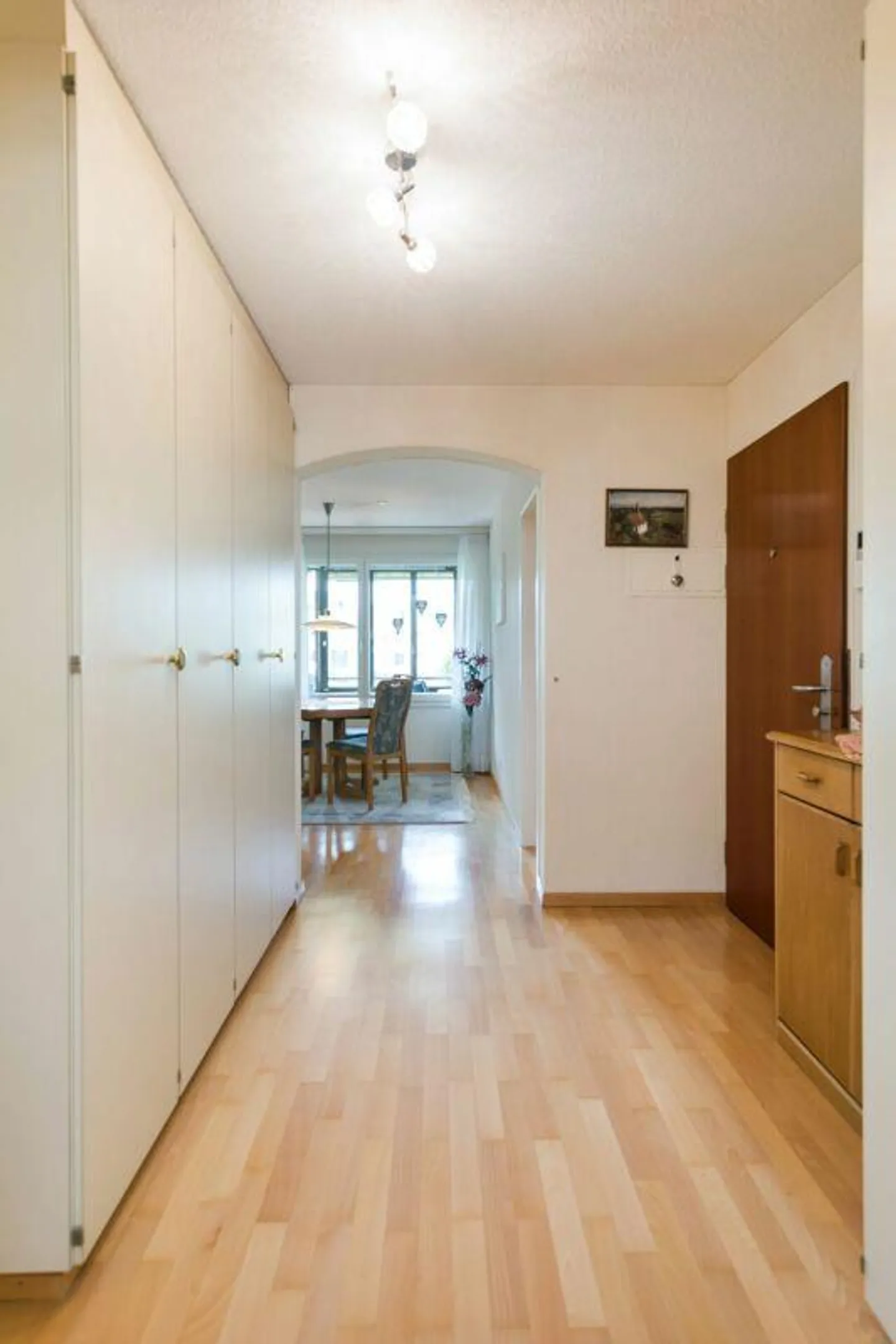 Appartement 4.5 pièces bien entretenu dans un emplacement calme à Rotkreuz - Photo 2 sur 7