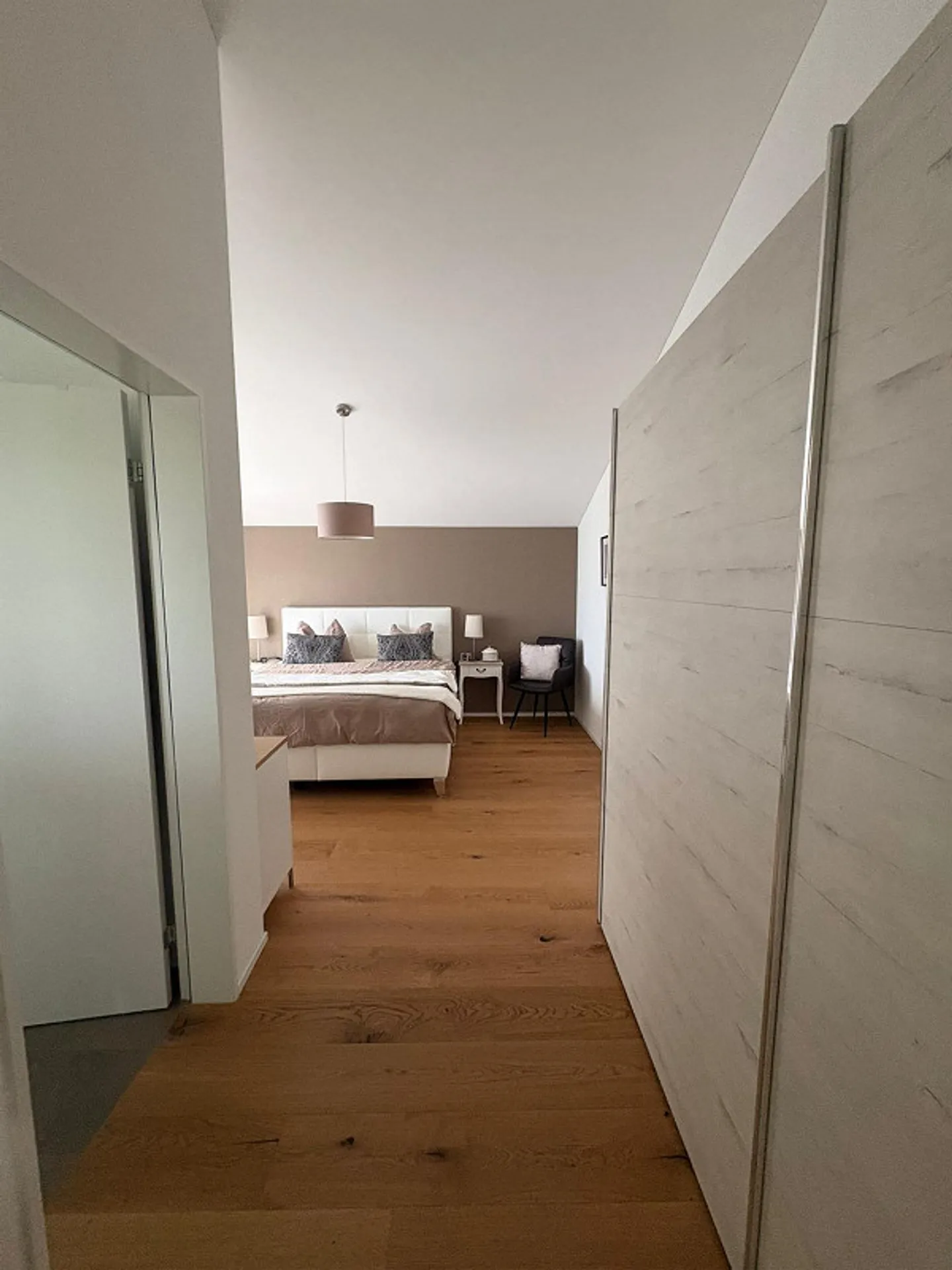 Looking for a new tenant for a large, beautiful, bright 3.5 room attic apartment - Photo 5 of 12