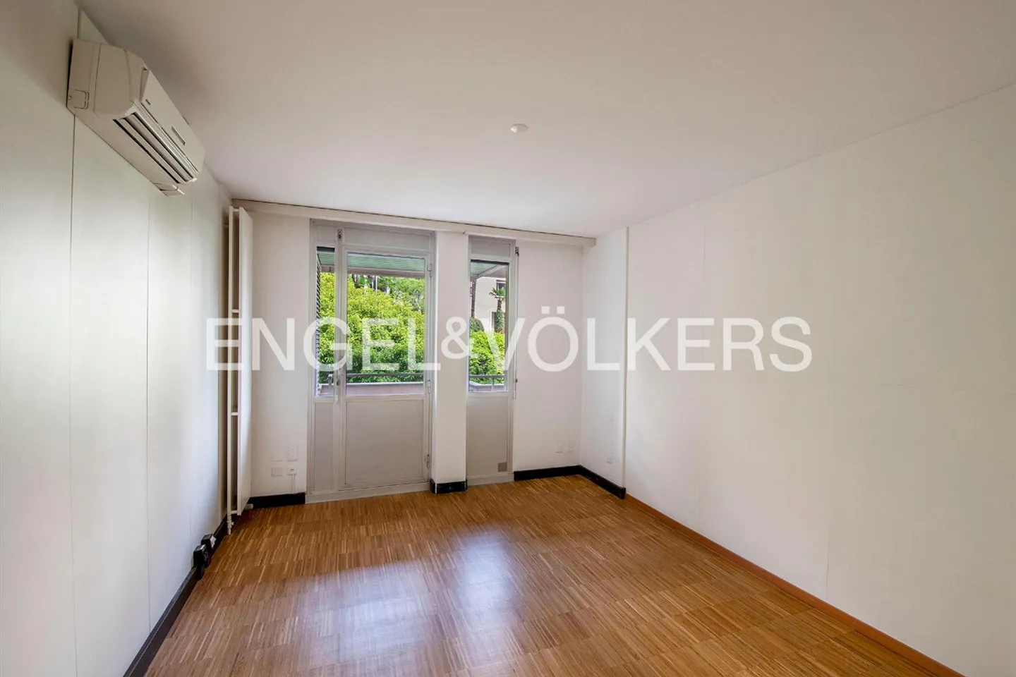 Appartement spacieux directement au bord du lac dans le Central Park - Photo 8 sur 9