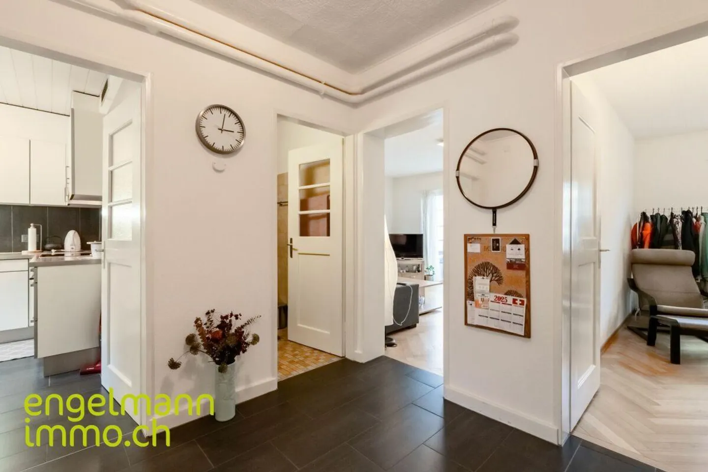 Mixed-Use Building in Biel - Photo 10 of 13