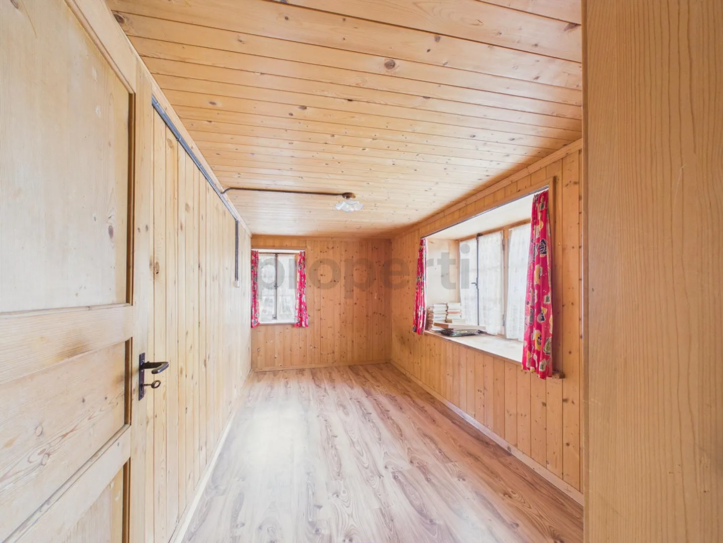 Spacious 7.5 Room Apartment - Photo 9 of 14