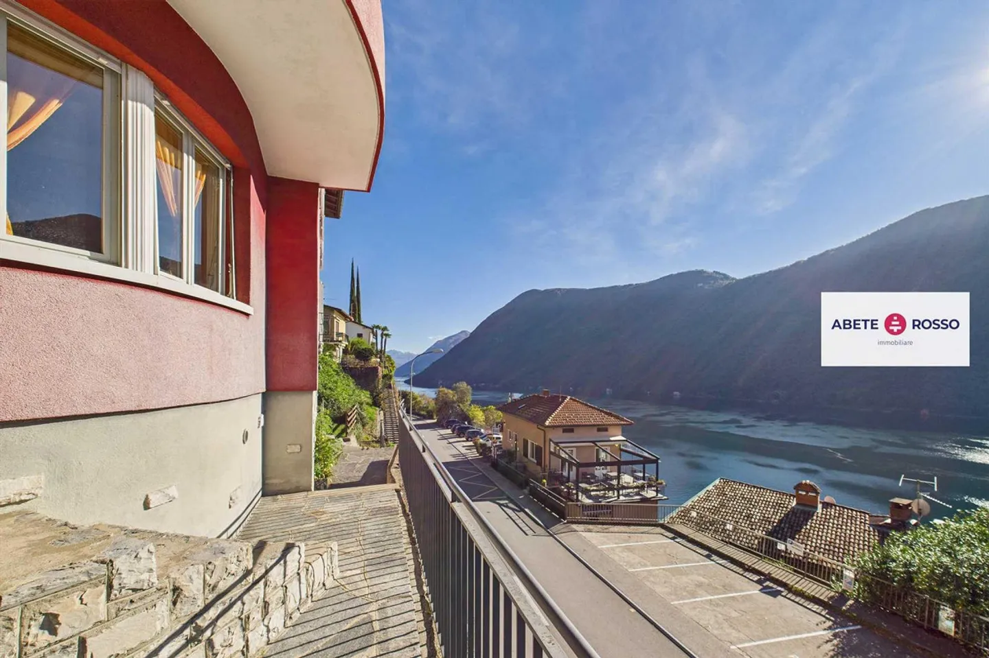 Semi-detached house with 2 apartments overlooking Lake Lugano - Photo 11 of 18