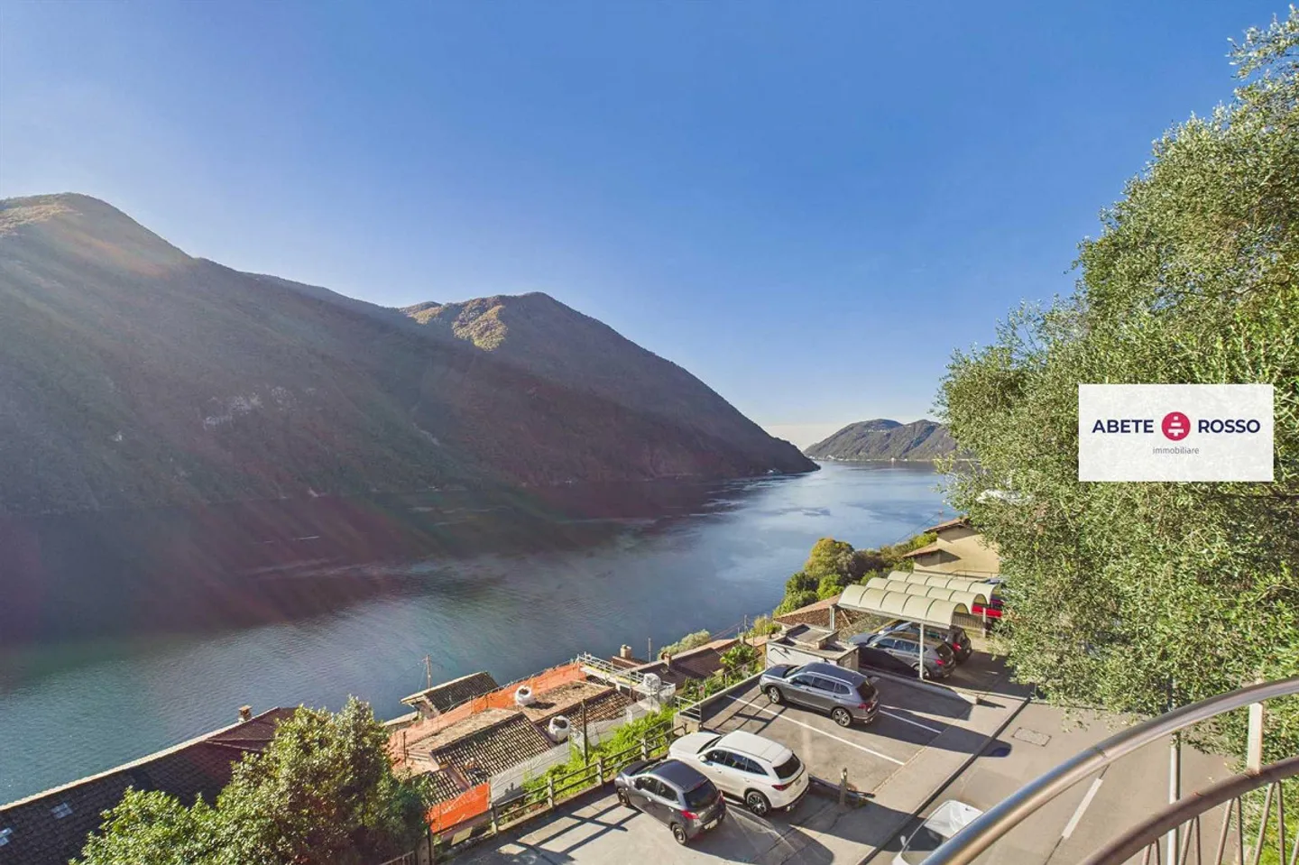 Semi-detached house with 2 apartments overlooking Lake Lugano - Photo 13 of 18