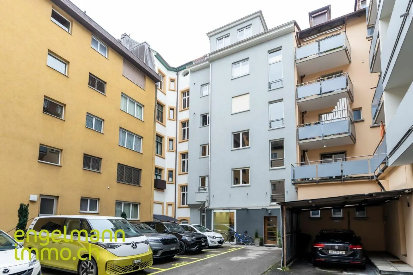 Mixed-Use Building in Biel - Photo 12 of 13