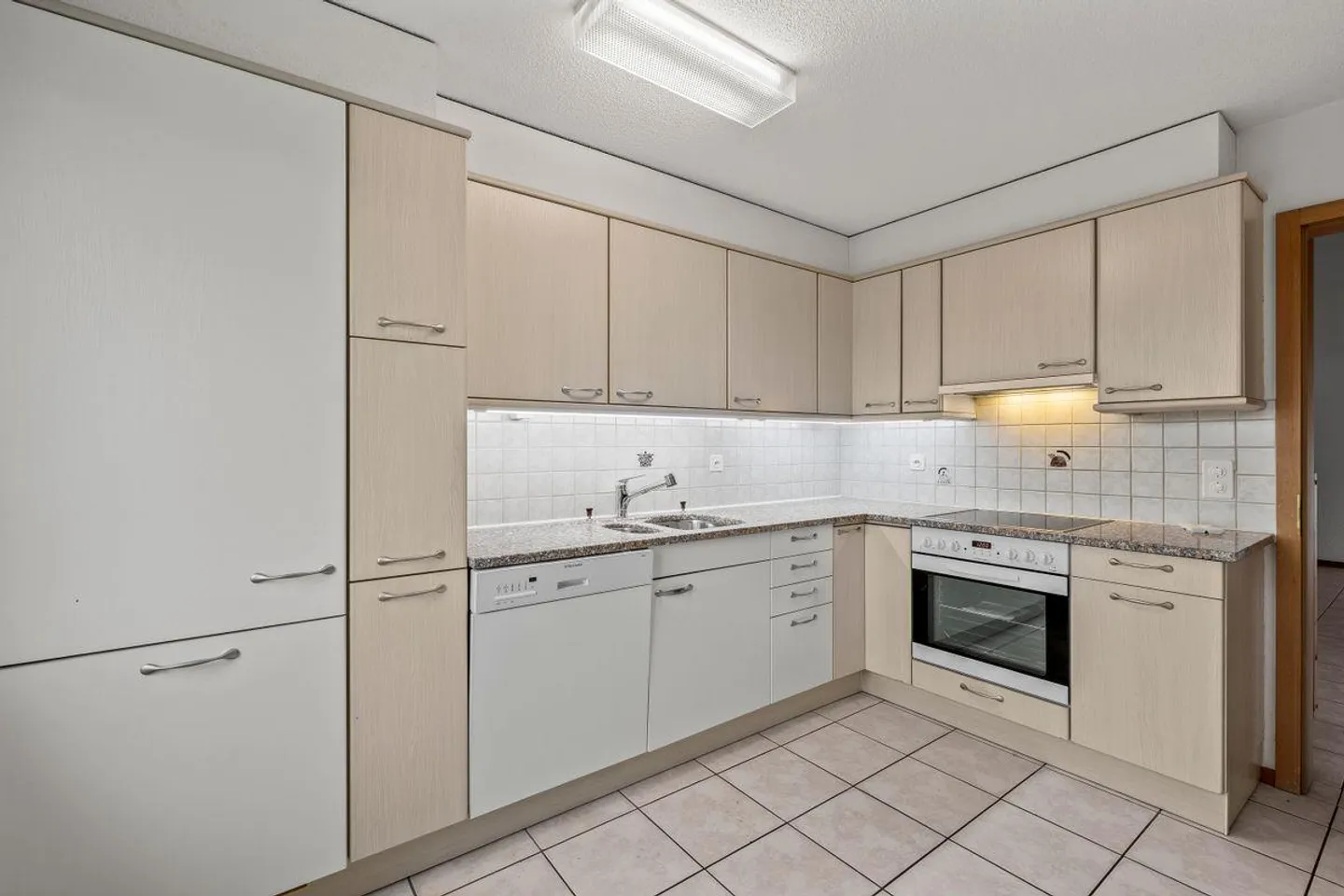 NoSta Real Estate AG - Maisonette à prix réduit - Beaucoup d'espace à petit prix ! - Photo 6 sur 13