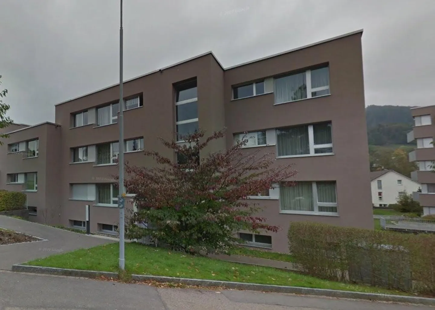 Moderno appartamento di 3.5 locali a Langnau ZH - Foto 1 di 8